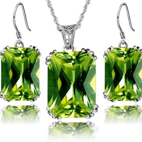 Source Unknown Jewelry - Olive Green Simulated Peridot Necklace and Earrings Fashion Jewelry Set